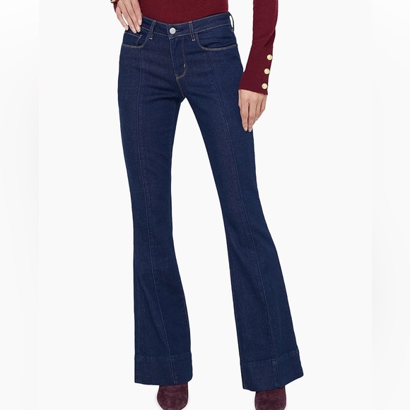 L'AGENCE Lenora Low-Rise Flared Jeans - Picture 5 of 8